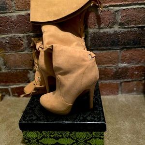 😍Sexy Thigh high boots! Adjustable ties!